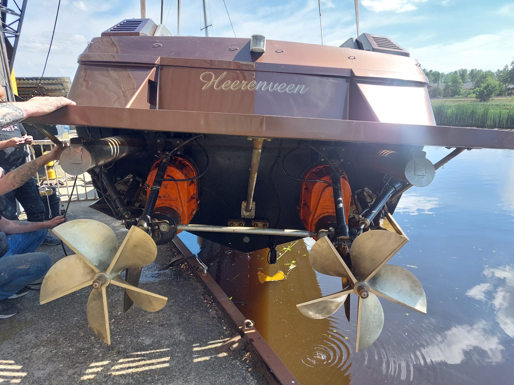 France Marine Offshore  50 voet 2 x Scania  650 PK per stuk