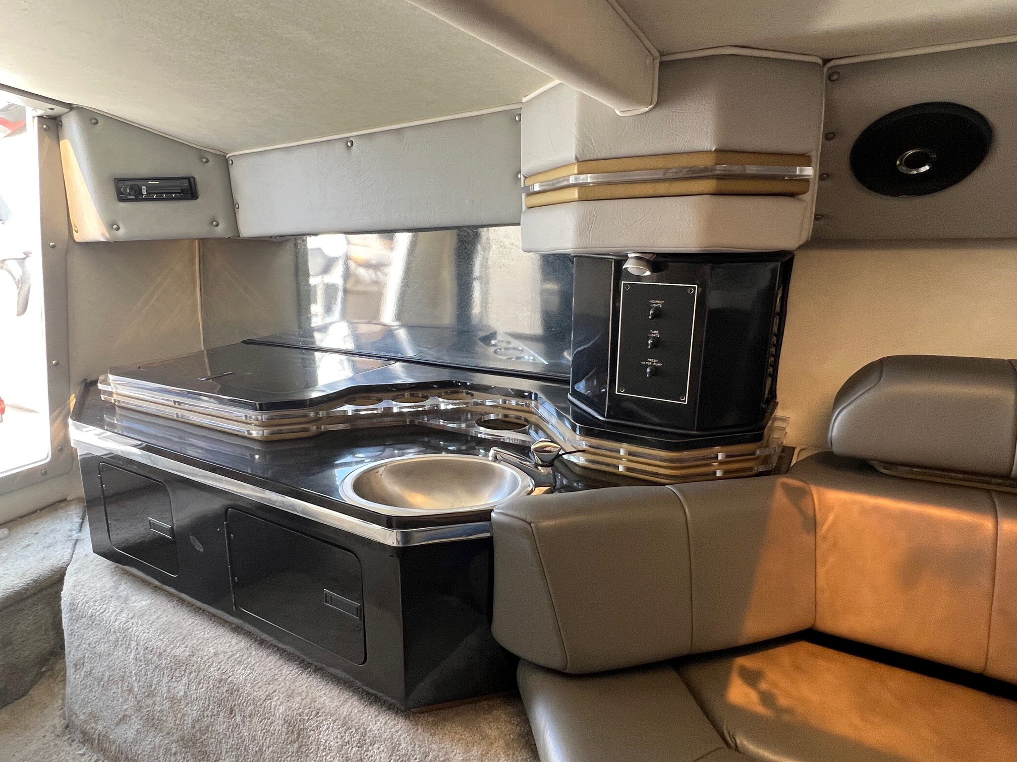 Fountain 42 Feet met 2 x 502 V 8  met 450 PK per stuk