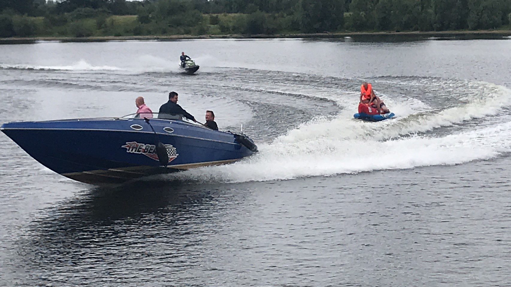 Checkmate 32 feet 2 x Mercruiser 7,4 liter V 8