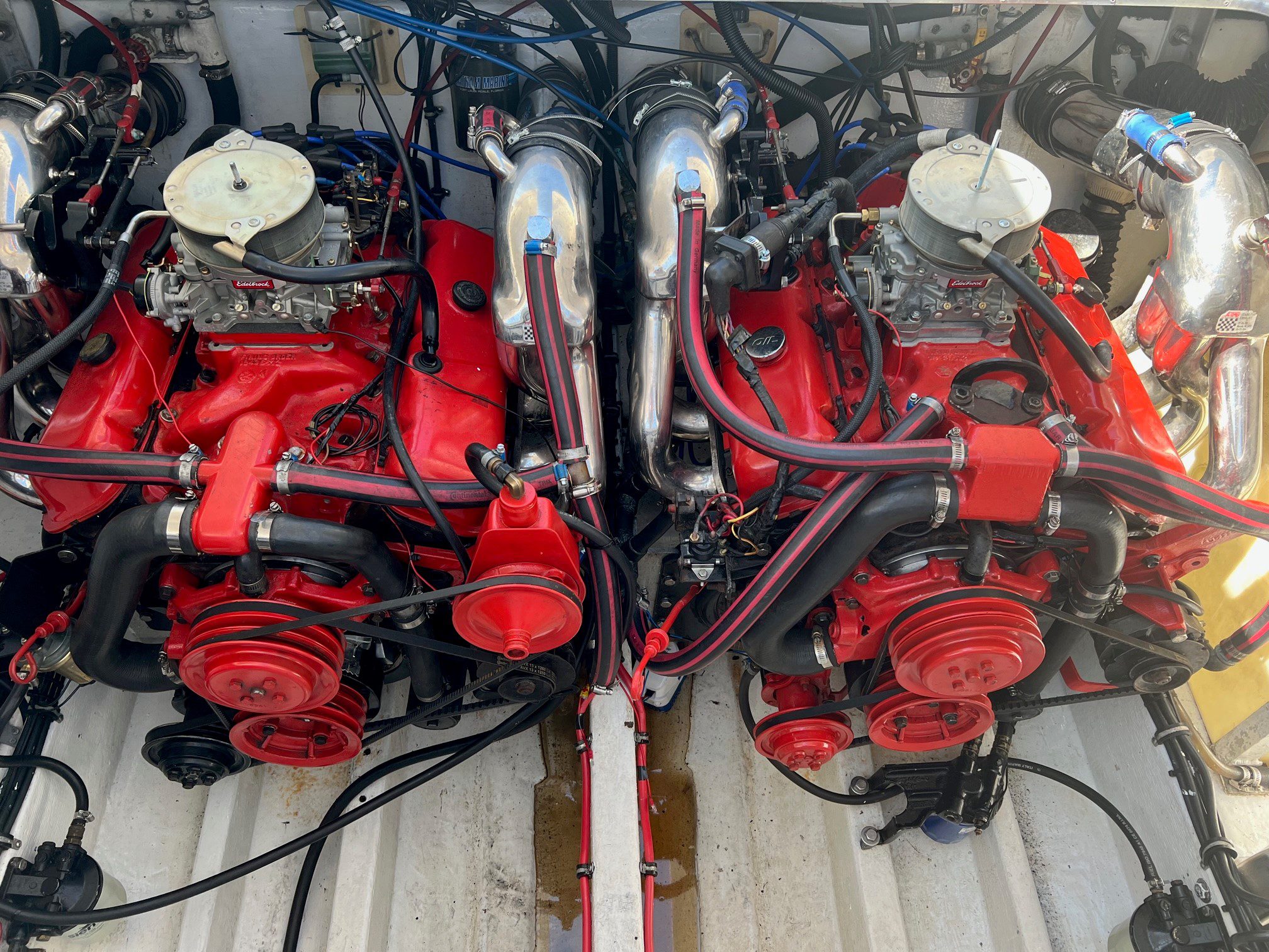 Fountain 42 Feet met 2 x 502 V 8  met 450 PK per stuk