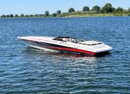 Fountain 42 Feet met 2 x 502 V 8  met 450 PK per stuk