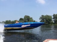 Checkmate 32 feet 2 x Mercruiser 7,4 liter V 8