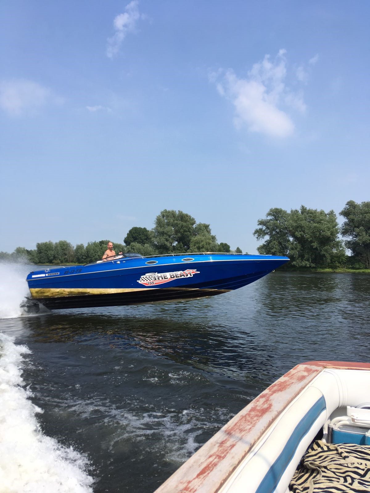 Checkmate 32 feet 2 x Mercruiser 7,4 liter V 8