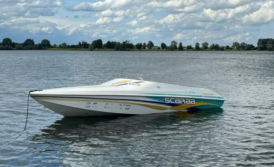 Scarab speedboot met V 6 ( gereviseerd ) met trailer en kenteken