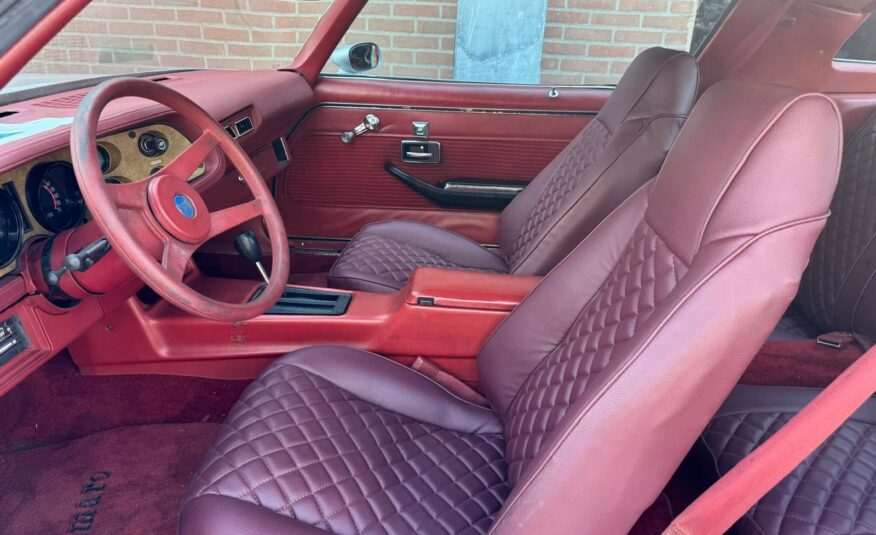 Chevrolet Camaro 1976 V 8 aut nieuw gespoten