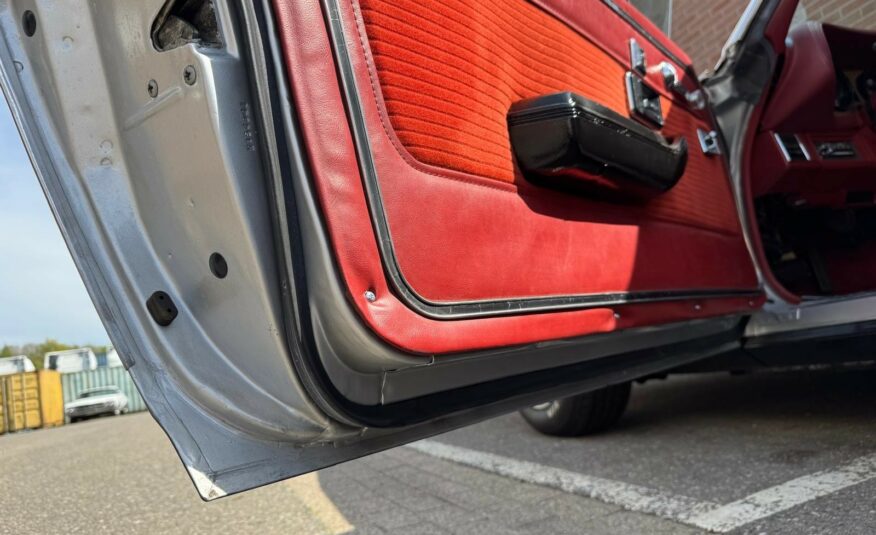 Chevrolet Camaro 1976 V 8 aut nieuw gespoten