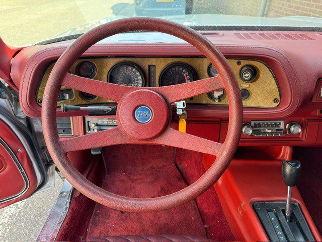Chevrolet Camaro 1976 V 8 aut nieuw gespoten