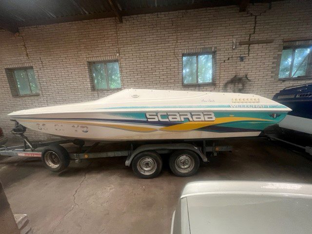 Scarab speedboot met V 6 ( gereviseerd ) met trailer en kenteken
