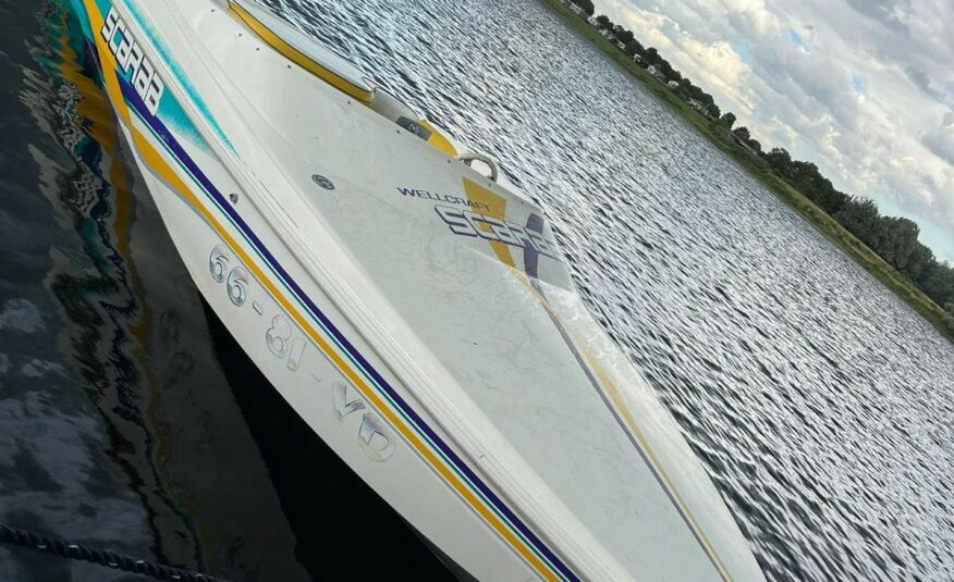Scarab speedboot met V 6 ( gereviseerd ) met trailer en kenteken