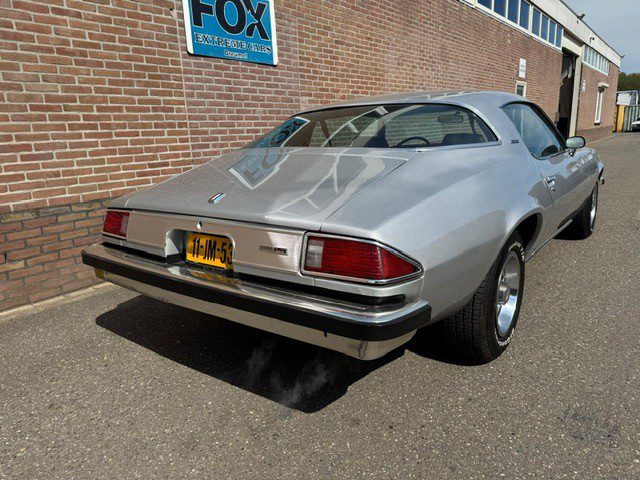Chevrolet Camaro 1976 V 8 aut nieuw gespoten