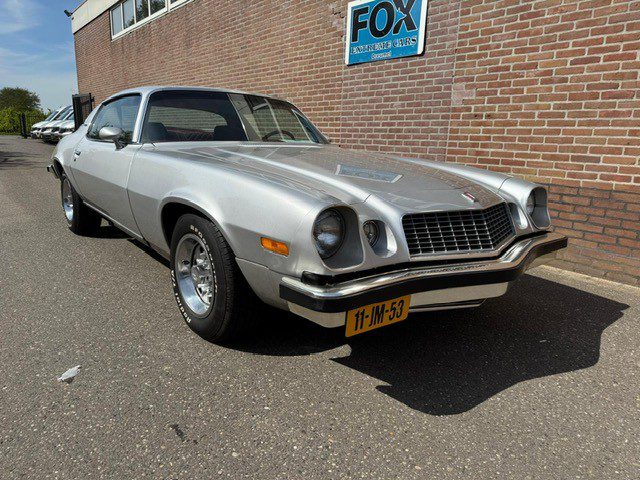 Chevrolet Camaro 1976 V 8 aut nieuw gespoten
