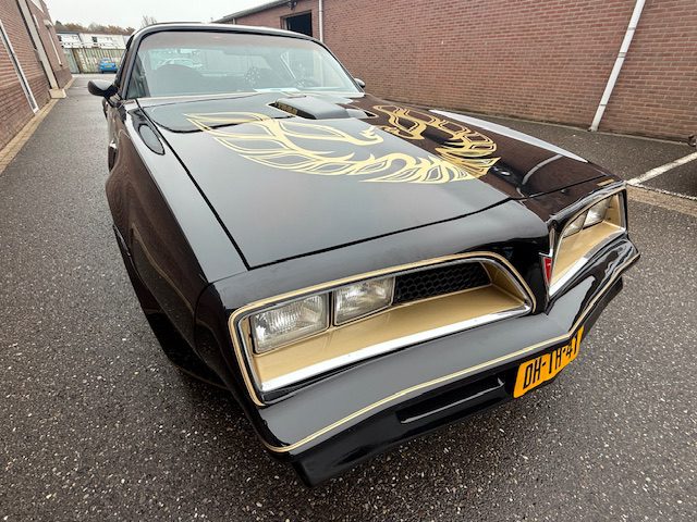 Pontiac Trans Am 1978 Smokey and the Bandit kopie 6.6 liter HURST