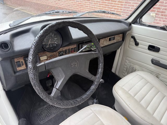 VW Kever Cabrio 1977 Geheel nieuw triple white