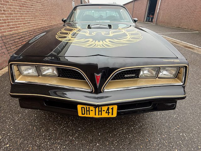 Pontiac Trans Am 1978 Smokey and the Bandit kopie 6.6 liter HURST