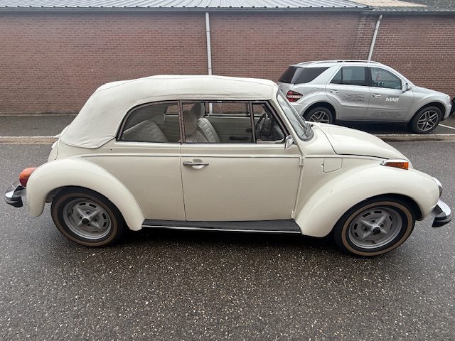 VW Kever Cabrio 1977 Geheel nieuw triple white